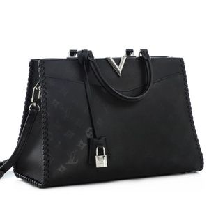 Authentic Louis Vuitton Very Zipped Tote  & Very Wallet